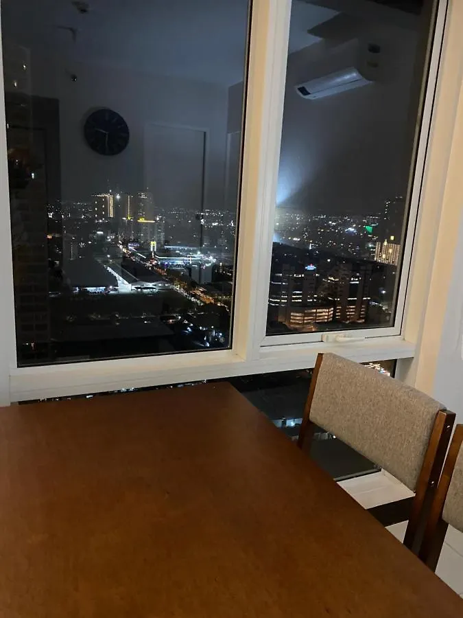 Amazing Views Across Shangrila Mall And Near Megamall Greenfield District Manila Apartment