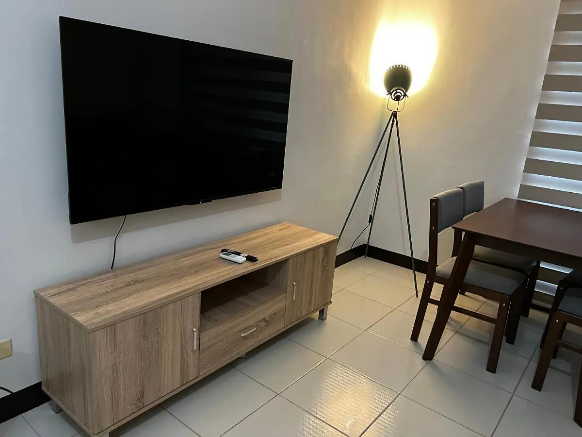 Apartment Amazing Views Across Shangrila Mall And Near Megamall Greenfield District Manila Philippines