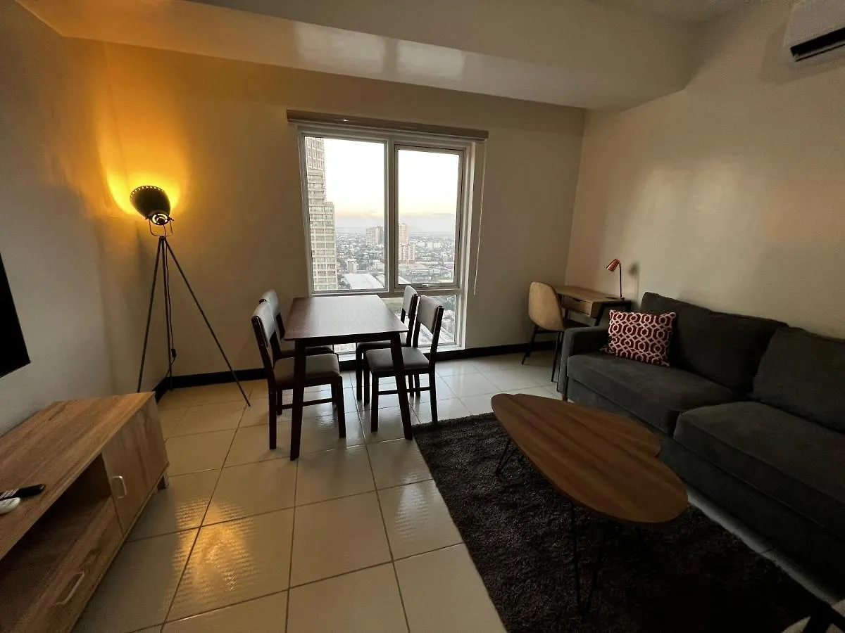 Apartment Amazing Views Across Shangrila Mall And Near Megamall Greenfield District Manila Philippines