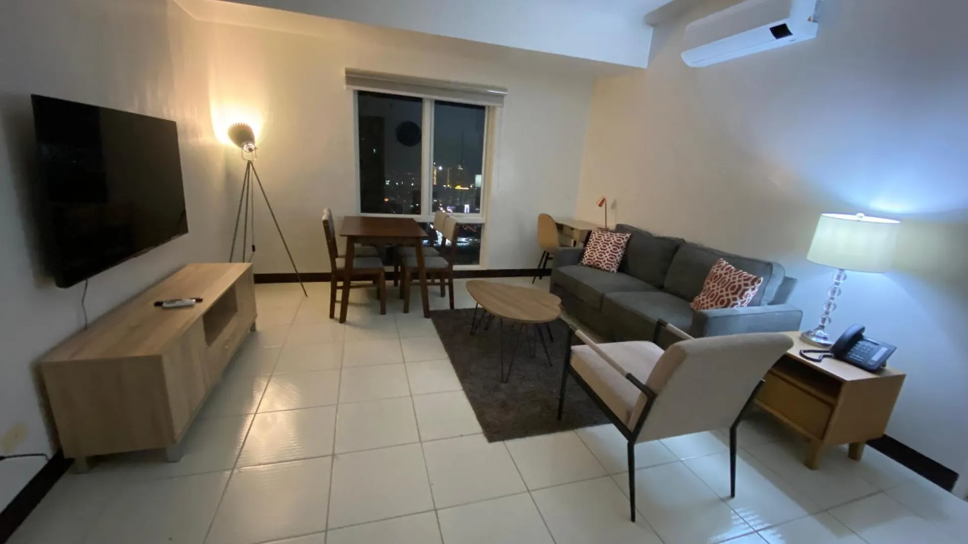 מנילה Amazing Views Across Shangrila Mall And Near Megamall Greenfield District